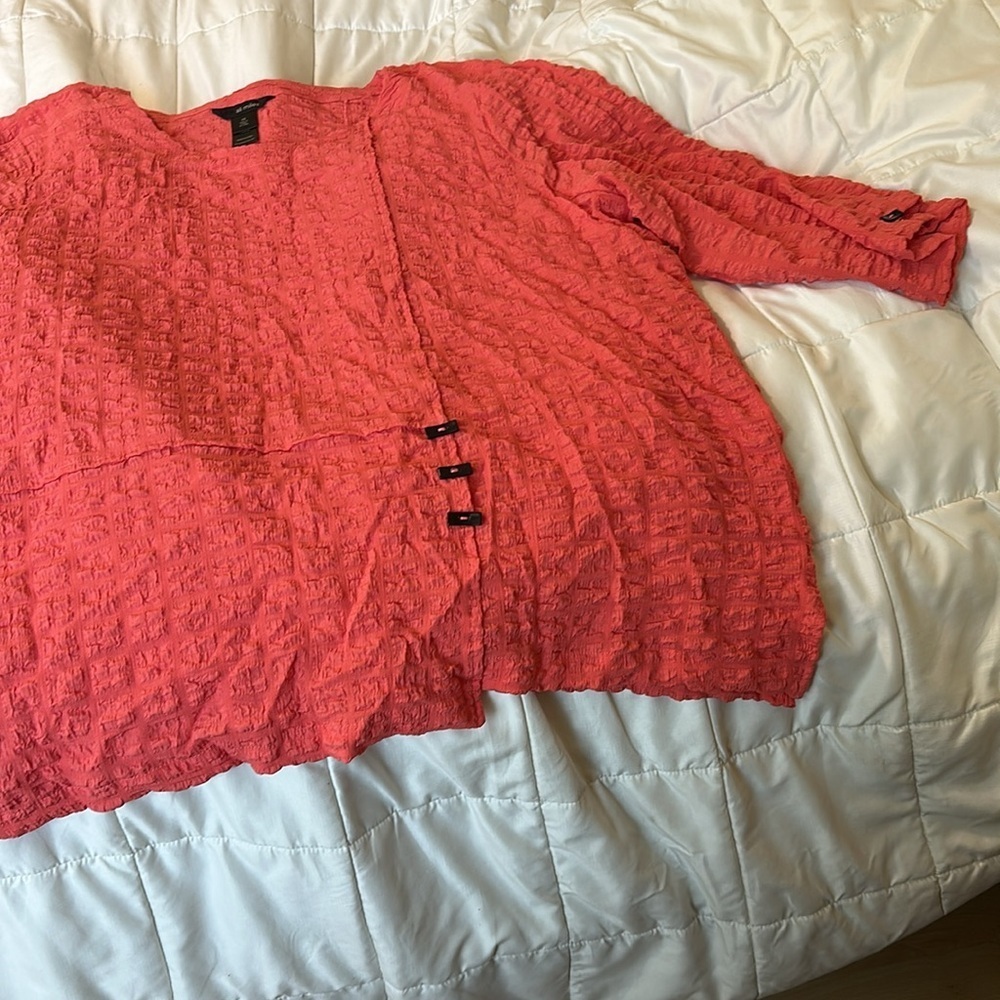 Ali Miles Red Oversized Ruched Tunic. 2X - Picture 4 of 9